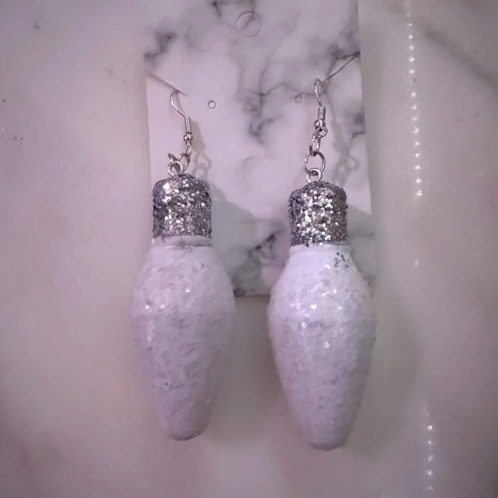 Beautiful White Glittery Christmas Bulbs!! (Handmade) - Picture 1 of 3